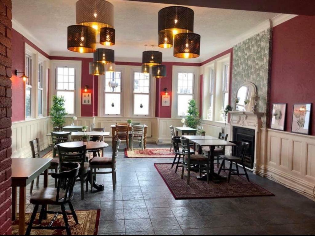 The Newbridge Hotel Exterior photo